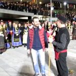 image-168865 kozan.gr: Η ωραία κίνηση και τα όμορφα λόγια αναγνώρισης του Προέδρου της “Κόζιανης” Γ. Τζουμερκιώτη προς τον Πρόεδρο του ΟΑΠΝ Γ. Ιωαννίδη: “Είναι αυτός που μας έφτιαξε το Φανό” (Βίντεο)