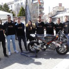 image-172512 kozan.gr: Κοζάνη: Η Tyφoon MotoRacing UoWM, του Πανεπιστημίου Δ. Μακεδονίας «πήγε» …πλατεία, παρουσιάζοντας την πορεία του project της (αγωνιστική μοτοσυκλέτα) (Βίντεο & Φωτογραφίες)