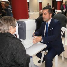 image-172542 kozan.gr: Κοζάνη: Τα Οπτικά Κάτανα, σε συνεργασία με την ΟΣΟΟΕ (Ομοσπονδία Συλλόγων Οπτικών και Οπτομετρών Ελλάδος), διοργάνωσαν, το απόγευμα του Σαββάτου, ημερίδα διάγνωσης Οπτικών προβλημάτων και – δωρεάν – διάθεσης οπτικών ειδών (σκελετούς και κρύσταλλα) (Βίντεο & Φωτογραφίες)