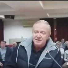 image-175992 kozan.gr: Διαρροή νερού σε φρεάτιο στην Ερμακιά, εδώ και 22 μέρες, όμως κανείς, μέχρι και σήμερα, από το Δήμο Εορδαίας δεν έχει δώσει λύση στο πρόβλημα – Τι κατήγγειλε στο σημερινό Δ.Σ. ο Πρόεδρος της Ερμακιάς Δημήτρης Σακελλάρης – Τι απάντησε Αντιδήμαρχος Ανάπτυξης & Πρασίνου του Δήμου Εορδαίας Κώστας Σερσέμης (Βίντεο)