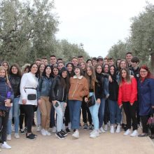 image-176384 34 μαθητές της Α’ Λυκείου από το Γενικό Λύκειο Νεάπολης Κοζάνης επισκέφτηκαν το Κέντρο Πολιτισμού Ίδρυμα Σταύρος Νιάρχος (ΚΠΙΣΝ)