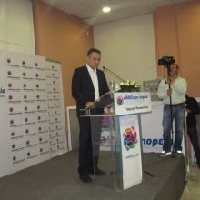 image-176522 kozan.gr: Με πολλές αναφορές στην Μακεδονία η ομιλία του υποψηφίου Περιφερειάρχη Δ. Μακεδονίας Γ. Κασαπίδη στην ομιλία του στο Εκθεσιακό Κέντρο στα Κοίλα Κοζάνης – Χαρακτήρισε γερασμένη την Περιφερειακή Αρχή και τον Περιφερειάρχη ως “προπονητή” που πέταξε λευκή πετσέτα (Bίντεο)