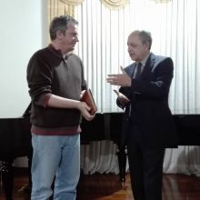 image-176695 Παραδόθηκε στη Δημοτική Βιβλιοθήκη Κοζάνης μια σπάνια έκδοση απ’ το Σύλλογο Φίλων της ΚΔΒΚ