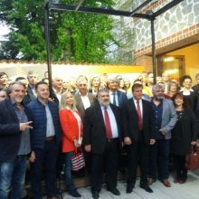 image-181108 kozan.gr: Πραγματοποιήθηκαν, το βράδυ της Πέμπτης 18/4, τα εγκαίνια του εκλογικού κέντρου της Ενωτικής Δημοτικής Παράταξης «Ενωμένη Εορδαία» με επικεφαλής και υποψήφιο Δήμαρχο τον Παναγιώτη Πλακεντά (23 Φωτογραφίες & Βίντεο 10′)