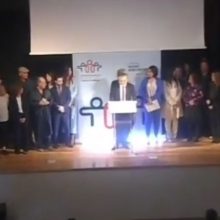 image-182030 Πραγματοποιήθηκε, το βράδυ του Σαββάτου 20/4, η παρουσίαση των υποψηφίων δημοτικών συμβούλων του συνδυασμού Δημοτική Συνεργασία Δήμου Σερβίων με υποψήφιο Δήμαρχο τον Βασίλη Κωνσταντόπουλο (Βίντεο)