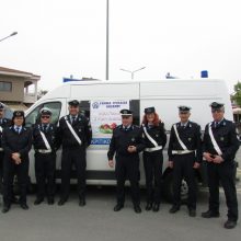 image-183186 kozan.gr: Πασχαλινά αβγά και φυλλάδια μοίρασε, σήμερα Μ. Πέμπτη, η Τροχαία Κοζάνης (Φωτογραφίες & Βίντεο)