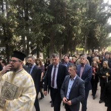 image-183384 kozan.gr: Aρκετός κόσμος στην έξοδο του Ιερού Επιταφίου στον Ιερό Κοιμητηριακό Ναό του Αγίου Γεωργίου Κοζάνης (40 Φωτογραφίες & Βίντεο 7′)