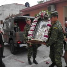 image-184730 kozan.gr: Πλήθος πιστών υποδέχθηκαν την Ιερά Εικόνα Παναγίας Ζιδανίου στον Ιερό Ναό των Αγίων Κωνσταντίνου και Ελένης Κοζάνης (Φωτογραφίες & Βίντεο)