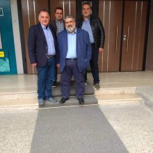 image-184837 kozan.gr: Στο Πρωτοδικείο Κοζάνης, πριν από λίγο, οι Π. Πλακεντάς & μέλη του συνδυασμού «Ενωμένη Εορδαία» για την επίδοση της δήλωσης του συνδυασμού για συμμετοχή στις εκλογές της 26ης Μαΐου (Φωτογραφίες)