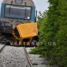 image-184919 Τραγωδία στη Βέροια: 2 νεκροί από σύγκρουση τρένου με αυτοκίνητο (Φωτογραφίες & Βίντεο)