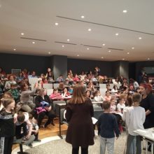 image-185878 Βιωματικό εργαστήριο εξοικείωσης με τη γαλλική γλώσσα, υλοποιήθηκε, με μεγάλη επιτυχία, την Τρίτη 07 Μαΐου, στην Κοβεντάρειο Βιβλιοθήκη Κοζάνης