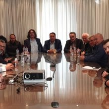 image-186980 Επίσκεψη στο Εμποροβιομηχανικό επιμελητήριο για τον υποψήφιο Δήμαρχο Σερβίων Χρήστος Ελευθερίου (Φωτογραφίες)