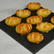image-188897 Το Foodaholics.gr προτείνει “εντυπωσιακά και εύκολα τυροπιτάκια” (Βίντεο)