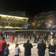 image-189219 kozan.gr: Συγκινητική εκδήλωση για τη Γενοκτονία των Ελλήνων του Πόντου, πραγματοποιήθηκε το βράδυ του Σαββάτου 18 Μαΐου, στην Κεντρική Πλατεία Κοζάνης (Βίντεο 17′ & Φωτογραφίες)