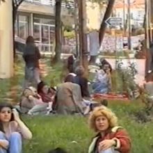 image-290654 Δείτε σπάνιο βίντεο από το σεισμό της Κοζάνης το 1995, με δηλώσεις των κατοίκων κι εικόνες μέσα από την πόλη, δύο ώρες μετά το μεγάλο σεισμό των 6,6 ρίχτερ (Βίντεο)