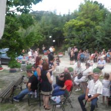 image-202370 Kozan.gr: Πανηγυρικός εσπερινός για τον εορτασμό της Αγίας Ειρήνης της Χρυσοβαλάντου, πραγματοποιήθηκε το Σάββατο 27 Ιουλίου στον Βαθύλακκο του Δήμου Σερβίων (Φωτογραφίες)