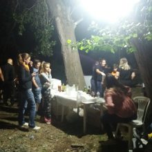 image-203012 Kozan.gr: Με παραδοσιακό γλέντι, ξεκίνησαν το βράδυ του Σαββάτου 3/8, οι εκδηλώσεις για την αναβίωση του εθίμου Παρχάρια 2019 στον οικισμό “Παρχάρ” της τοπικής κοινότητας Κομνηνών Εορδαίας (Φωτογραφίες & Βίντεο)