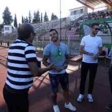 image-232174 kozan.gr: Παρουσία του Αντελίνο Βιερίνια πραγματοποιήθηκε το απόγευμα της Κυριακής 18/8 το δυνατό τεστ της ΑΕΠ Καραγιαννίων με την Κ20 του ΠΑΟΚ. Βιερίνια και Γκαρσία τιμήθηκαν από τη διοίκηση της ΑΕΠ για την προσφορά τους στον ΠΑΟΚ και στο Ελληνικό ποδόσφαιρο(Φωτογραφίες)