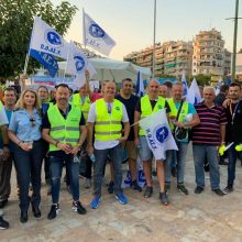 image-242720 Δυναμικό “παρών” από την Ένωση Αστυνομικών Υπαλλήλων Κοζάνης στη συγκέντρωση διαμαρτυρίας που πραγματοποιείται αυτή την ώρα στην πλατεία Λευκού Πύργου στη Θεσσαλονίκη (Φωτογραφία)