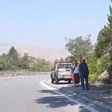 image-244917 kozan.gr: Μετά την ανάδειξη του θέματος από το kozan.gr, κάτι αρχίζει να “κινείται” στην πεζο-διαδρομή που χρησιμοποιούν οι φοιτητές – κι όχι μόνο – από την έξοδο της πόλης (Κοζάνης) μέχρι το πρώην ΤΕΙ Δ. Μακεδονίας στα Κοίλα (Φωτογραφίες)