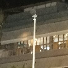 image-248280 kozan.gr: Τοποθετήθηκε και πάλι ο σταυρός στον κεντρικό στύλο, στην κεντρική πλατεία της Κοζάνης, όπου γίνεται κάθε Κυριακή η έπαρση κι η υποστολή της σημαίας (Φωτογραφίες)