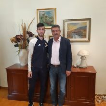 image-248621 Επίσκεψη του Πρωταθλητή Ευρώπης Μίλτου Τεντόγλου στον Δήμαρχο Γρεβενών