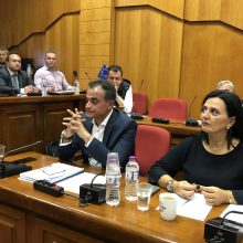 image-250489 kozan.gr: Θ. Καρυπίδης στο Π.Σ. Δ. Μακεδονίας: “Την προηγούμενη εβδομάδα είδα τον πρώην Πρωθυπουργό. Είναι ξεκάθαρη η στήριξή του, με το σχέδιο που υπήρχε πριν, δηλ. μέχρι το 2030 συνεχίζουμε όπως ήταν πριν και μετά το 2030 έως και το 2050 το εθνικό ενεργειακό μείγμα καυσίμου θα είναι 17% με λιγνίτη, που είναι “μέσα” η Πτολεμαΐδα V, o Αγ. Δημήτριος 5, η Μελίτη” – Κάλεσε τους επικεφαλής των άλλων παρατάξεων να συναντηθούν με τους αρχηγούς των κομμάτων, όπου ανήκουν και να πράξουν αντίστοιχα ώστε να συσπειρώσουν δυνάμεις (Bίντεο)