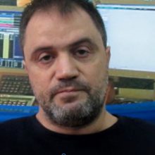 image-250731 Σοβαρές αναφορές του Γ. Μητλιάγκα, σε σημερινή (18/10) συνέντευξή του στο kozan.gr: “Επειδή ο κ. Σαρρής μένει διαρκώς στη λογική του εκλογικού αποτελέσματος (=επειδή κέρδισα τις εκλογές θα κάνετε ό,τι θέλω εγώ) , αν θέλει, ας δημοσιοποιήσει το πρακτικό 374 του Δ.Σ. του ΕΒΕ Κοζάνης, για τις πρακτικές που ακολουθήθηκαν στην εκλογική διαδικασία κι αφορούν αθρόες πληρωμές μελών, χωρίς πιθανώς να είναι τα ίδια ενημερωμένα. Εδώ κι ενάμιση χρόνο δεν έχουμε γνώση για τις πράξεις που αφορούν την ταμειακή διαχείριση στην Αστική Εταιρεία Προώθησης της Επιχειρηματικότητας Ν. Κοζάνης. Κρύβεται κάτι πίσω απ’ αυτό; Oι συναντήσεις που γίνονται με τους εμπορικούς συλλόγους, εκτός από τις φωτογραφίες, τι αποτελέσματα έχουν;” (Βίντεο)