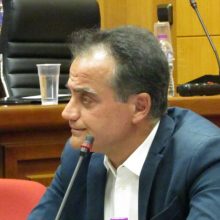 image-325526 Ο Θεόδωρος Καρυπίδης για ετεροχρονισμένες ανακοινώσεις κρουσμάτων ΕΟΔΥ και διαχείριση της πανδημίας: “Υπάρχουν κεντρικές ευθύνες αλλά δεν είμαστε κι εμείς αμέτοχοι ως τοπική κοινωνία δια των εκπροσώπων μας όπως εξελίσσονται τα πράγματα. Τι λέμε τώρα στους μαγαζάτορες. Να παρέμβει ο Εισαγγελέας και με αυτό αποποιηθήκαμε τις ευθύνες μας. Στην Περιφέρεια υπάρχει έλλειμμα ηγεσίας και έλλειψη παρέμβασης στα κέντρα λήψης των αποφάσεων” (Βίντεο)