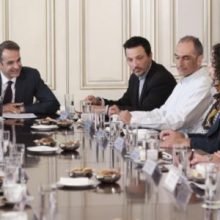 image-252322 Μητσοτάκης: Εμβληματική απόφαση να απεξαρτηθούμε πλήρως από τον λιγνίτη το αργότερο μέχρι το 2028 – Συζήτησε με περιβαλλοντικές για το ποσοστό των ΑΠΕ