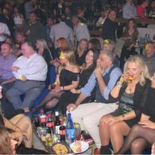 image-252312 kozan.gr: Κοζάνη: To αδιαχώρητο, το βράδυ του Σαββάτου 26/10, στο “ΚΥΚλΟΝ”, που μετατράπηκε σε Discotheque. Η μουσική ένωσε με αναμνήσεις διαφορετικές γενιές και γύρισε πίσω το χρόνο (Βίντεο 7′ & 30 φωτογραφίες)