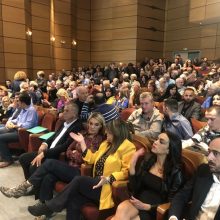 image-256008 kozan.gr: Ώρα 20:17: Κοζάνη: Kατάμεστη από κόσμο η Στέγη Ποντιακού Πολιτισμού για την ομιλία του Αλέξη Τσίπρα και την εκδήλωση του ΣΥΡΙΖΑ Κοζάνης, λίγα λεπτά πριν ξεκινήσει η εκδήλωση (Φωτογραφίες & Βίντεο)