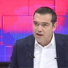image-256169 kozan.gr: “Άπιαστο” (στόχο) χαρακτηρίζει ο Α. Τσίπρας την ανακοίνωση του Κ. Μητσοτάκη για πλήρη απολιγνιτοποίηση μέχρι το 2028: “Θέλω να είμαι ρεαλιστής. Μπορεί ο κ. Μητσοτάκης να θέλει να πουλήσει ένα φιλοπεριβαλλοντολογικό προφίλ και να να λέει κάτι που γνωρίζει ότι είναι άπιαστο, γνωρίζοντας όμως ότι δεν θα κληθεί ο ίδιος να το υλοποιήσει. Πρέπει στα θέματα αυτά να είμαστε σοβαροί” – Για την Πτολεμαΐδα 5: Έχουμε ένα κόστος περίπου 1,5 δις. Θα πάνε όλα αυτά τα χρήματα στον κουβά; Δεν χρειάζεται ακόμη κι όταν φύγουμε από τη λιγνιτική εποχή να υπάρχει και μια μονάδα ως απόθεμα για να μας προφυλάσσει από περιόδους όπου…;” (Βίντεο)
