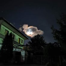 image-256327 Σιάτιστα: Το φεγγάρι παίζει με τα σύννεφα (Βίντεο)