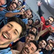 image-256546 kozan.gr: Α’ ΕΠΣΚ: Πήρε το ντέρμπι, με σκορ 1-0, ο Μακεδονικός Κοζάνης απέναντι στον Εορδαϊκό – Tα πανηγύρια στα αποδυτήρια (Βίντεο & Φωτογραφία)
