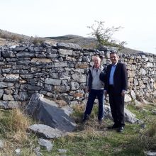 image-256559 Στα πέτρινα αλώνια της μαρτυρικής Ερμακιάς του Δήμου Εορδαίας βρέθηκε, το πρωί του Σαββάτου 16/11, ο Περιφερειάρχης Δ. Μακεδονίας Γ. Κασαπίδης