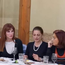 image-256628 Σιάτιστα: Γλέντι στα ξακουστά “Γραβάδικα”, το βράδυ του Σαββάτου 16/11, από παρέες Θεσσαλονικιών και Σιατιστινών, μαζί τους και η παρουσιάστρια Βίκυ Χατζηβασιλείου από το «Πάμε Πακέτο» (Βίντεο)