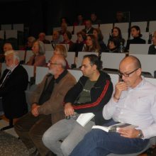 image-256784 kozan.gr: Πραγματοποιήθηκε, το απόγευμα της Δευτέρας 18/11, η παρουσίαση του βιβλίου, της Θεοδώρας Λειψιστινού, “Πέλεκα: όψεις πολιτισμού. Δρώμενα και ακούσματα από την αρχαιότητα μέχρι σήμερα” (Φωτογραφίες & Βίντεο)