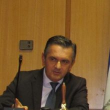 image-257660 kozan.gr: Έντονη ενόχληση και του Περιφερειάρχη Γ. Κασαπίδη από τις δηλώσεις, του περιφερειακού συμβούλου της αντιπολίτευσης Π. Κώττα, σε ραδιόφωνο της Καστοριάς, ότι η Περιφερειακή Αρχή είναι ανέντιμη και δεν έχει τσίπα – Του ζήτησε να ανακαλέσει, κάτι που εν τέλει έκανε ο κ. Κώττας, δίνοντας όμως κάποιες διευκρινίσεις περί του τι εννοούσε (Βίντεο)