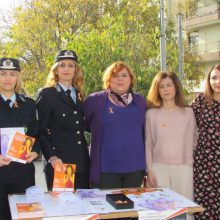 image-257724 kozan.gr: Κοζάνη: Ενημερωτικό υλικό με αφορμή την Παγκόσμια Ημέρα Εξάλειψης της Βίας κατά των Γυναικών, διανεμήθηκε το πρωί του Σαββάτου 23/11, στην κεντρική πλατεία της πόλης (Φωτογραφίες & Βίντεο)