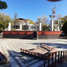 image-259441 kozan.gr: Πτολεμαίδα: To μεγαλύτερο Χριστουγεννιάτικο καράβι άρχισε να στήνεται, σιγά – σιγά, στην κεντρική πλατεία της πόλης (Φωτογραφία)