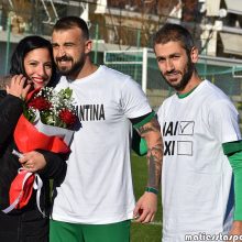 image-259517 Πρόταση γάμου στο γήπεδο της Πτολεμαΐδας – Το καλύτερο γκολ στην καριέρα του πέτυχε ο Θοδωρής Σιδηρόπουλος – Η Κωνσταντίνα είπε το ΝΑΙ (Βίντεο & Φωτογραφίες)