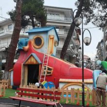 image-260029 kozan.gr: Σχεδόν έτοιμη κι η χριστουγεννιάτικη “μπότα” που στήθηκε στο παλαιό πάρκο Πτολεμαΐδας (Φωτογραφία)