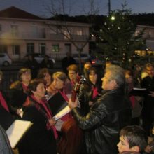 image-260961 kozan.gr: Με πυροτεχνήματα και χριστουγεννιάτικες μελωδίες φωταγωγήθηκε το Χριστουγεννιάτικο Δέντρο στο Δρέπανο Κοζάνης, το απόγευμα της Κυριακής 8/12 (Φωτογραφίες & Βίντεο)