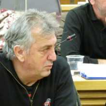 image-261406 kozan.gr: Ο Κ. Μιχαηλίδης καταγγέλλει τη συμπεριφορά κάποιων φιλόζωων, που αφήνουν φαγητό για τα αδέσποτα στην παιδική χαρά του Δημοτικού Κήπου Κοζάνης, με αποτέλεσμα να μαζεύονται αγέλες στο σημείο, εγκυμονώντας περαιτέρω κινδύνους για τα παιδιά – Τι απάντησε για το ίδιο θέμα ο αρμόδιος Αντιδήμαρχος Καθαριότητας Β. Βασιλακόπουλος (Βίντεο)