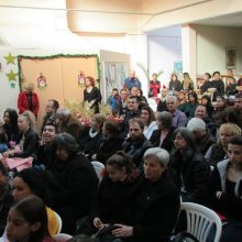 image-262316 Kozan.gr: Χαρούμενη ατμόσφαιρα και τραγούδια, το πρωί της Κυριακής 15/12, στην Χριστουγεννιάτικη γιορτή στο ΚΔΑΠ-ΜΕΑ Κοζάνης (Φωτογραφίες & Βίντεο)