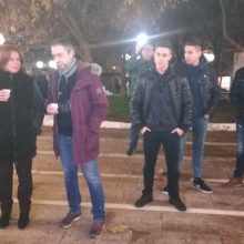 image-263571 kozan.gr: Κοζάνη: Κι η Πλατεία Λασσάνη σε εορταστικούς ρυθμούς – Αντάμωσαν και διασκέδασαν, σε rock ήχους, το απόγευμα της Παρασκευής 20/12, με το συγκρότημα SKY FALL (Φωτογραφίες & Βίντεο)