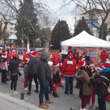 image-264735 kozan.gr: Γέμισε Αι Βασίληδες η κεντρική πλατεία Πτολεμαΐδας, το απόγευμα του Σαββάτου 28/12, στο πλαίσιο του 5oυ Santa Claus Run 3χλμ (Βίντεο & Φωτογραφίες)