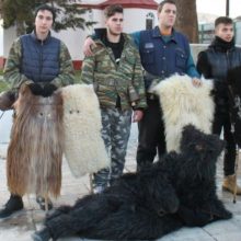 image-265897 Αναβίωσε με επιτυχία την Πρωτοχρονιά 2020 το παραδοσιακό δρώμενο των “Ρουγκατζιαριών” στο Τρανόβαλτο (Bίντεο 24’ & 40 φωτογραφίες)