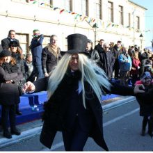 image-266553 kozan.gr: Σιάτιστα: Μασκαρεμένος ο Δήμαρχος Βοΐου Χ. Ζευκλής στη σημερινή παρέλαση για τα «Μπουμπουσιάρια 2020»